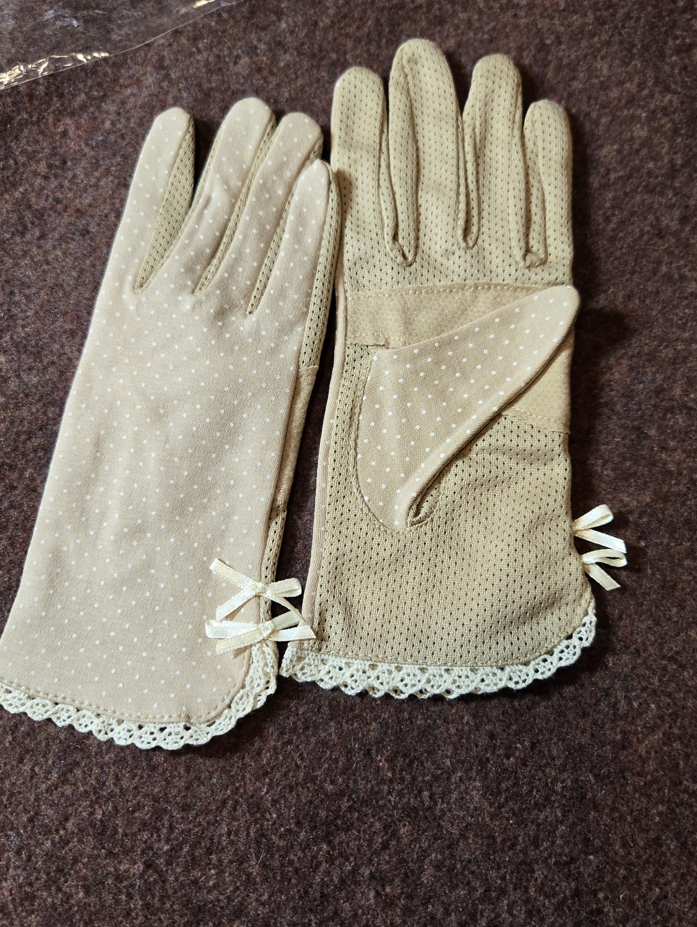 NWOT Ladies Cotton Sun Protection Gloves Tan Polka Dot Bows Size Small
